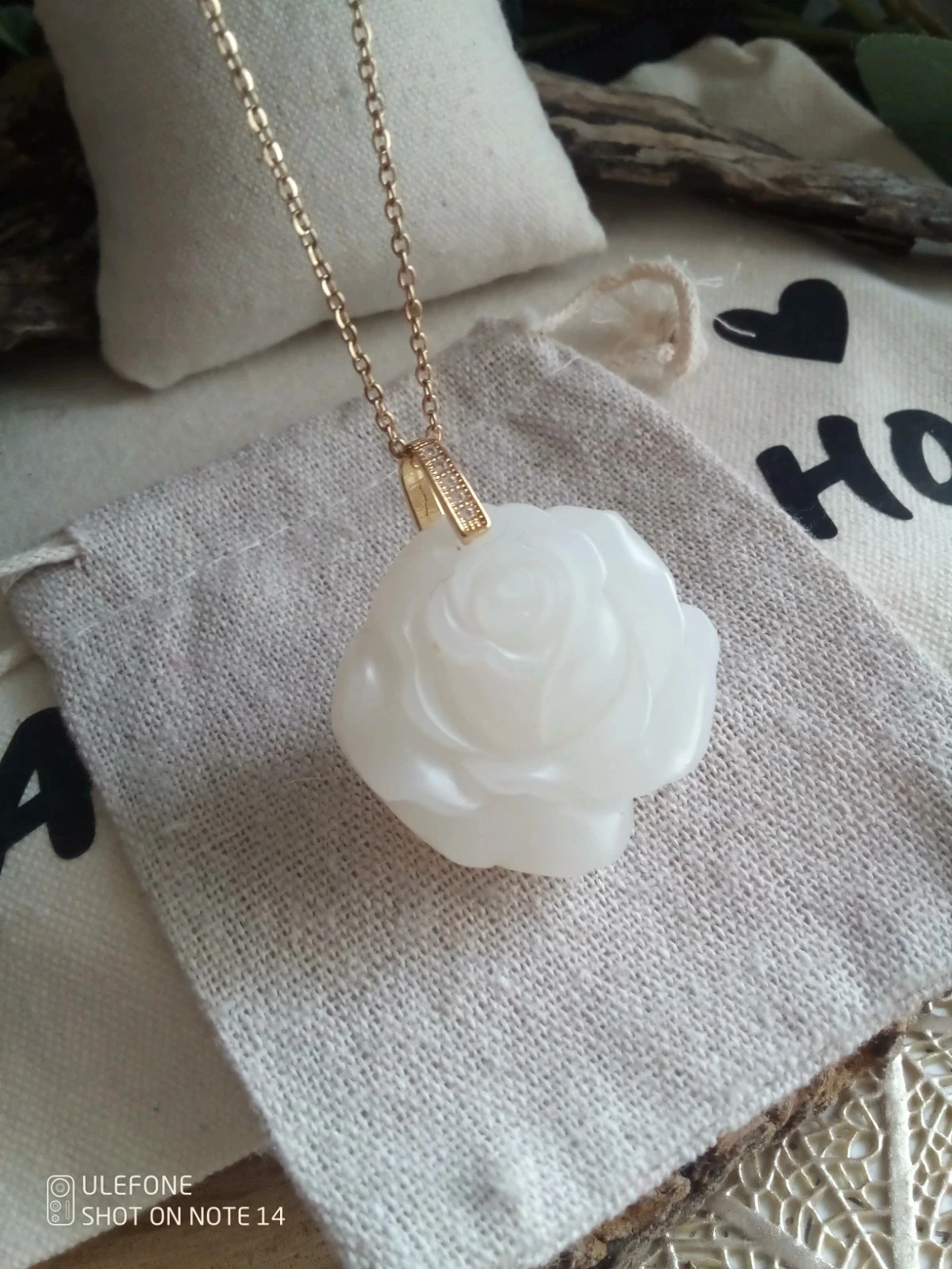 Collier fleur en pierre de jade blanc naturel – photo 3